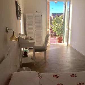  Guest house La Terrazza Sui Miracoli Italy