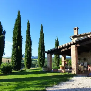 https://podere-cacchini.it-tuscanyhotel.com